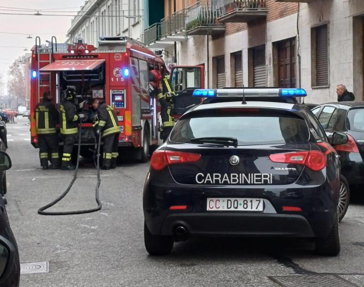 Brucia un'officina in Barriera di Milano, distrutte cinque moto