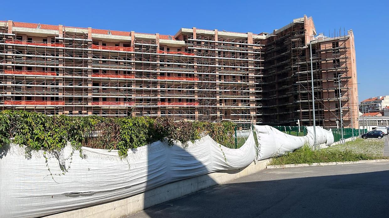 Il palazzone di via Orbetello