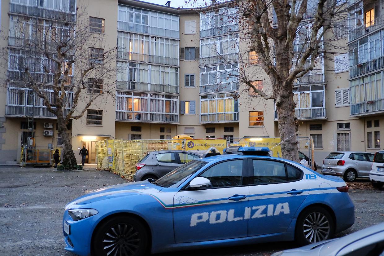 La polizia intervenuta in via Galluppi 25