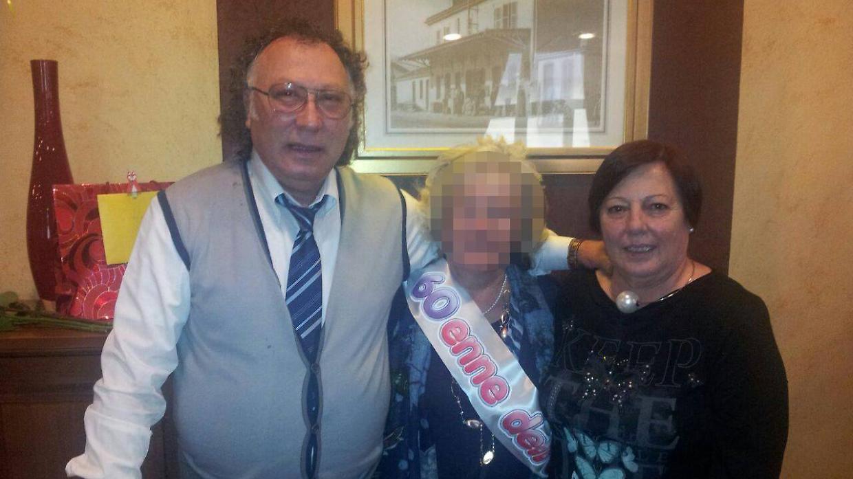 Lorenzo Sofia (a sinistra) ed Elisa Scavone (a destra) a una festa di compleanno