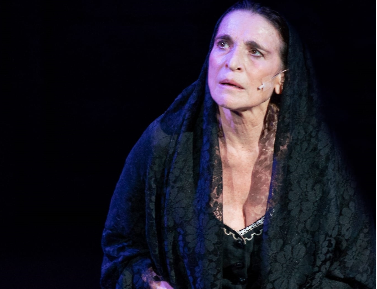 Flamenco e coltelli, "Nozze di sangue" con Lina Sastri in scena al Carignano