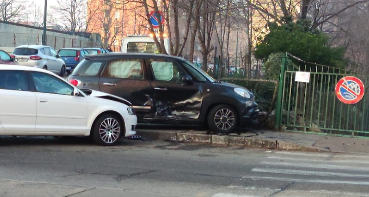 L'incidente in via Villa angolo via Vigliani