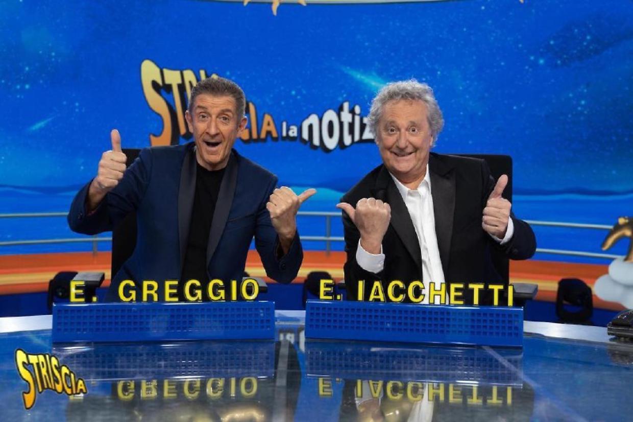 Ezio Greggio e Enzo Iaccheti a Striscia (Fonte Mediaset)