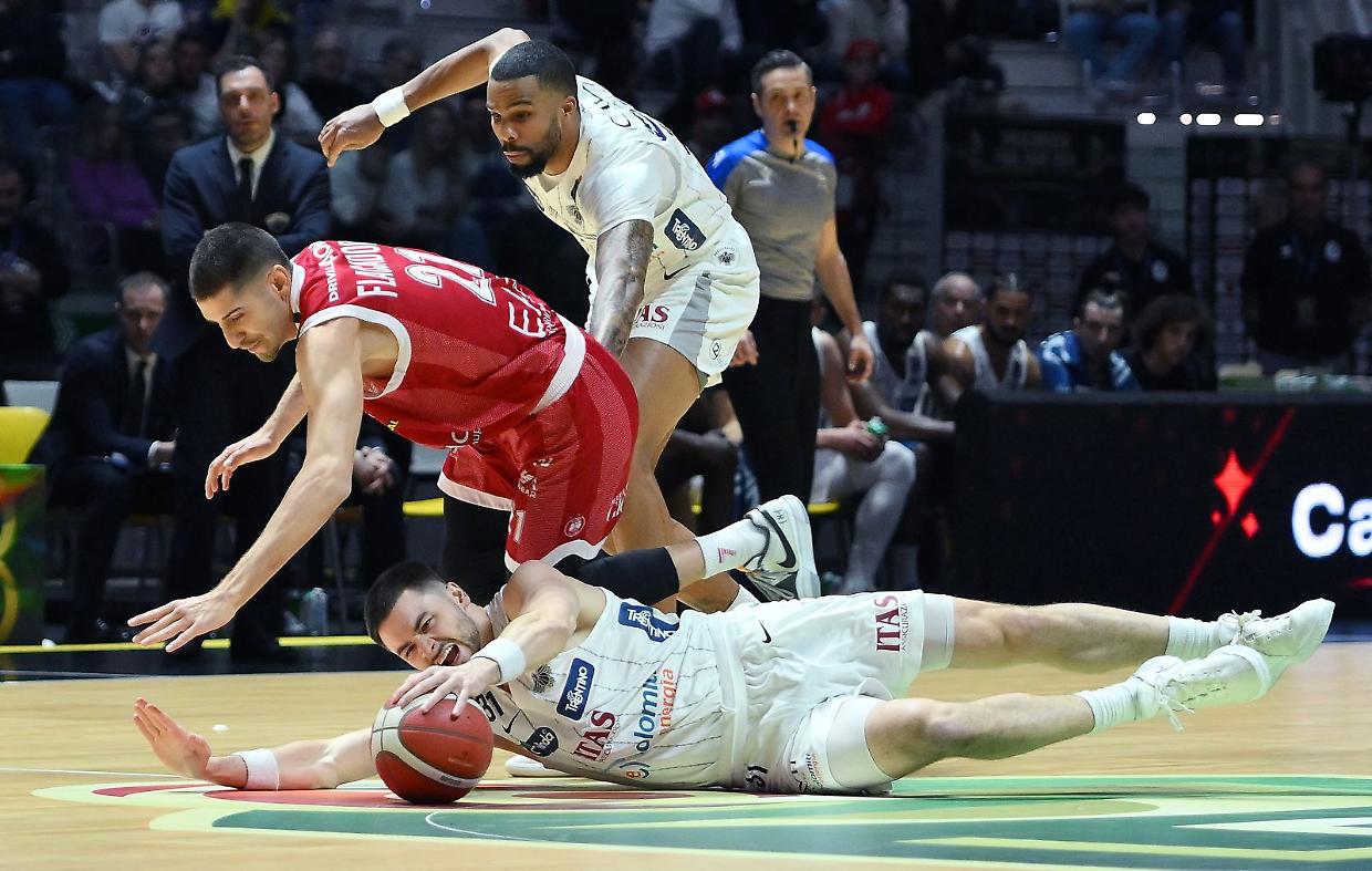 Frecciarossa Final Eight, Milano e Venezia volano in semifinale, battute Trentino e Pistoia