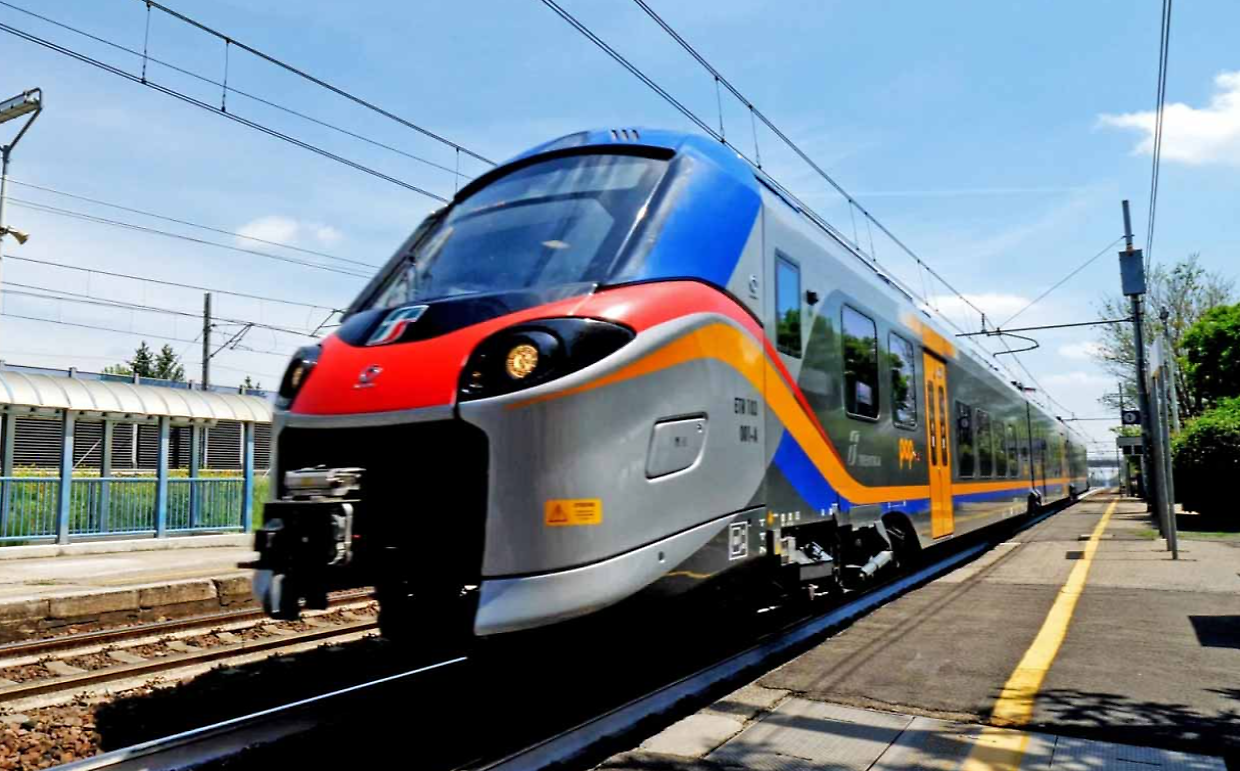 Lavori al passaggio a livello di via Favria: le modifiche alla circolazione ferroviaria a Rivarolo