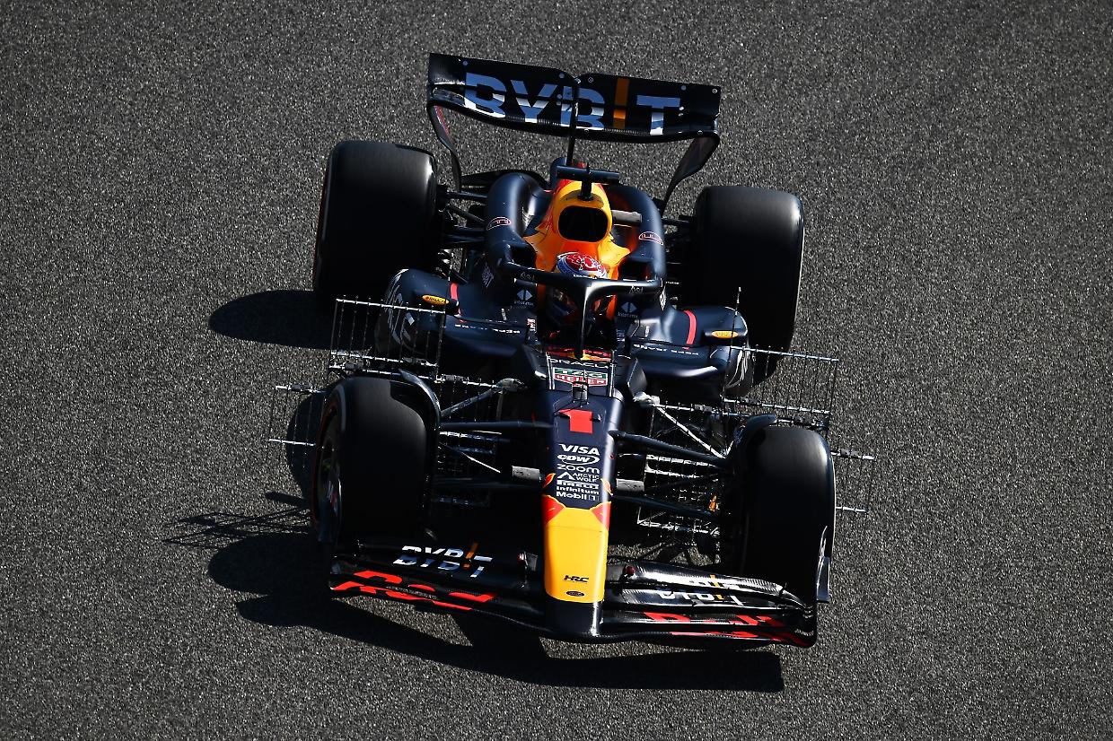 F1, Max Verstappen fa subito il vuoto nei test: ecco di quanto ha staccato gli avversari