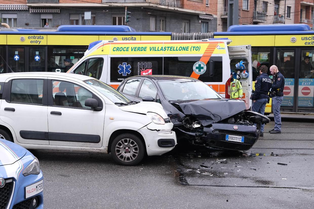 incidente via bologna