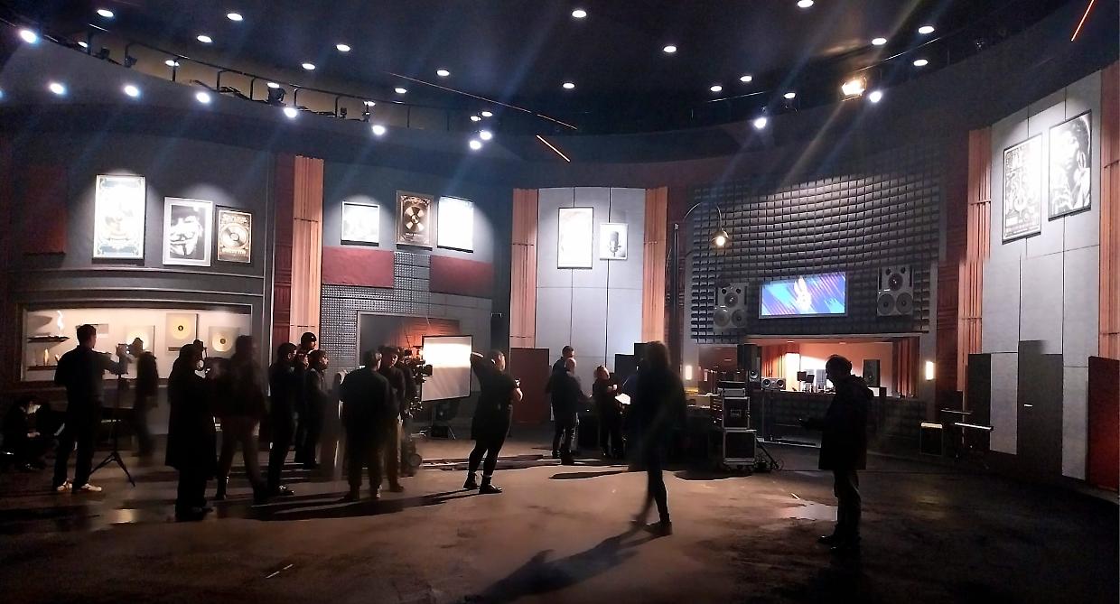 L'interno degli studios di strada della Manta