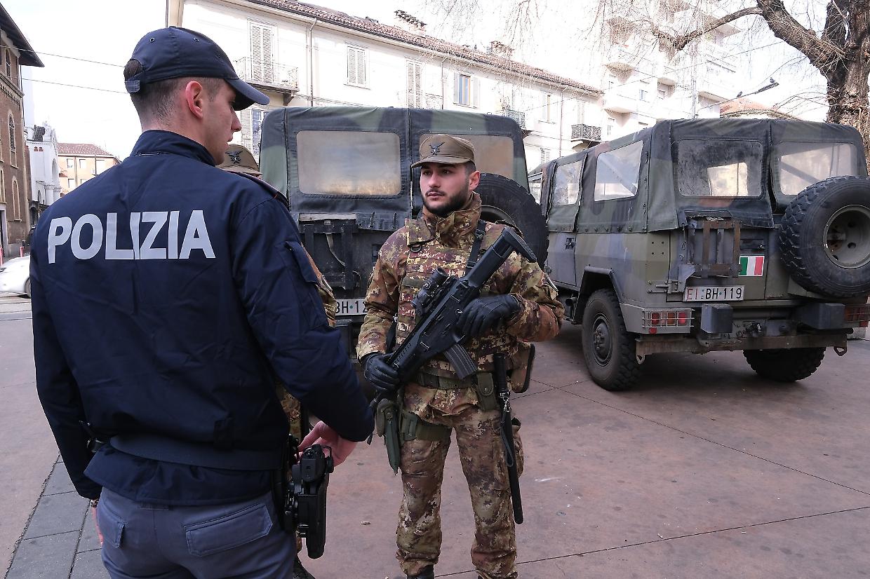 Dopo Barriera di Milano, l'esercito arriva anche a San Salvario e nei mercati