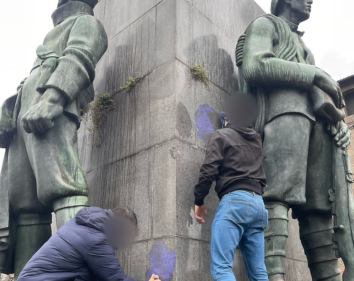 Ripulito il monumento degli eroi della  prima  guerra mondiale