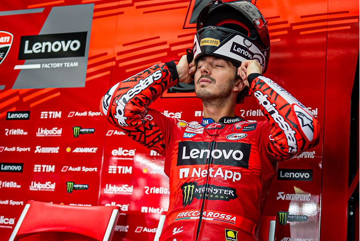 Bagnaia abbraccia i tifosi di Chivasso prima di partire per il Qatar: "Daremo subito il massimo..."