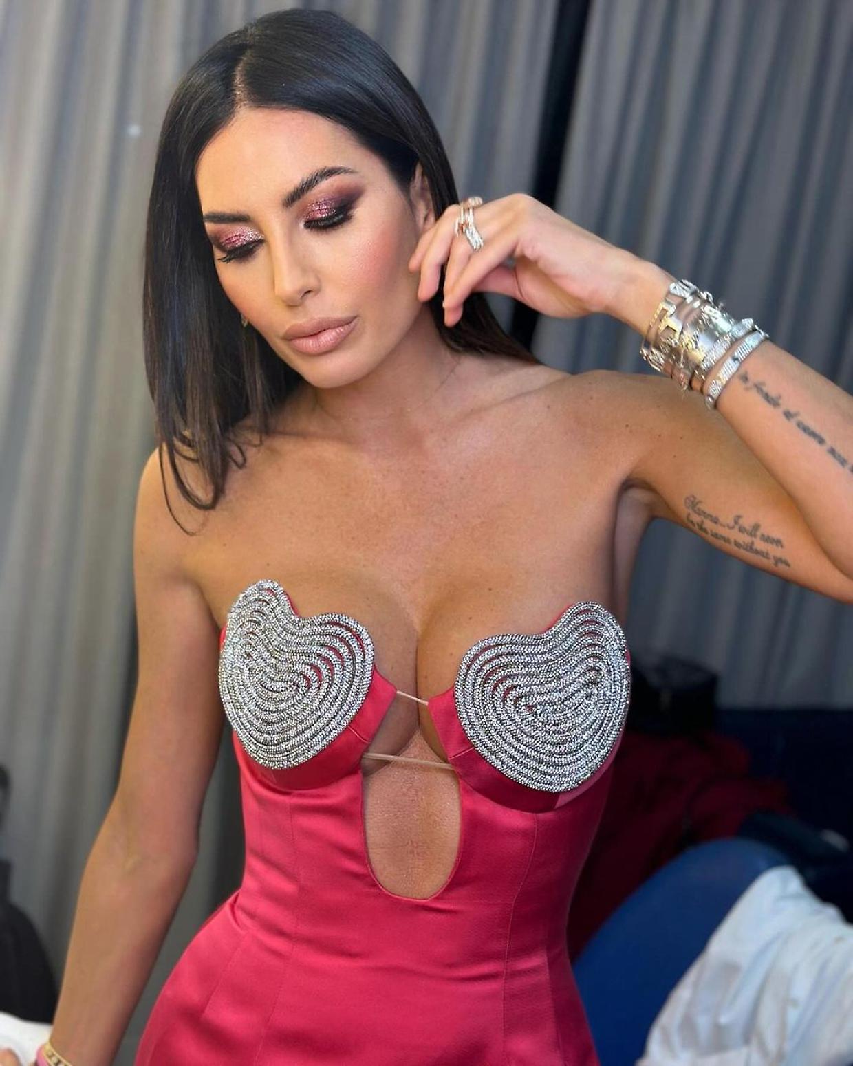 Elisabetta allo scoperto con Giulio