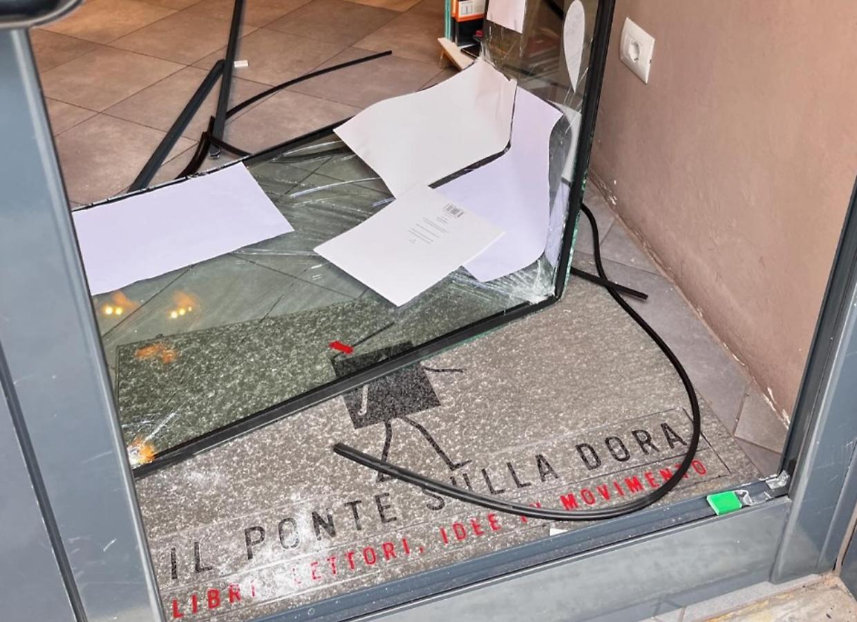 Negozianti di Torino esasperati dopo l'ennesima spaccata: «Vogliamo essere protetti»