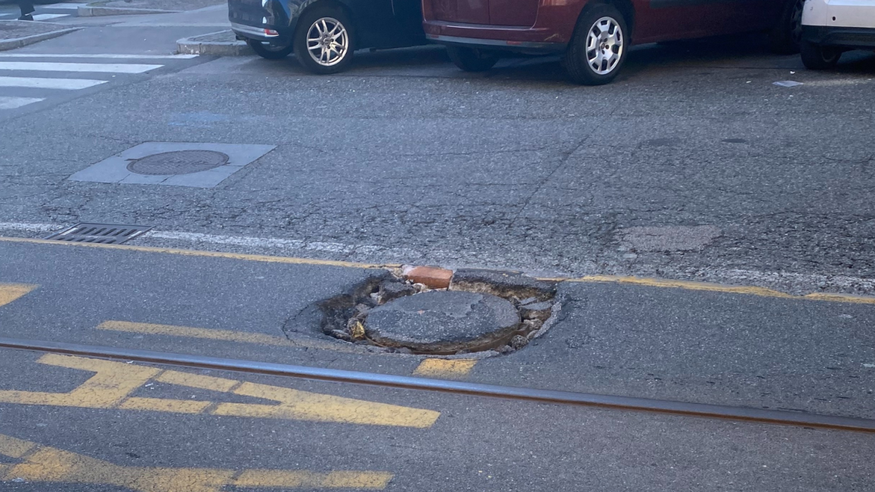 La buca pericolosa in zona Lingotto