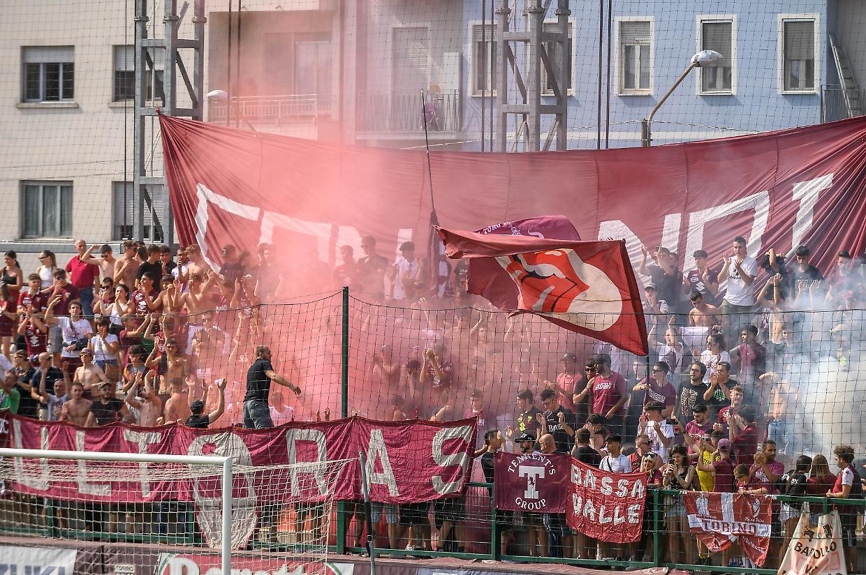 Arresti e denunce fra gli ultrà del Toro: «Non dovevano avvicinarsi allo stadio»