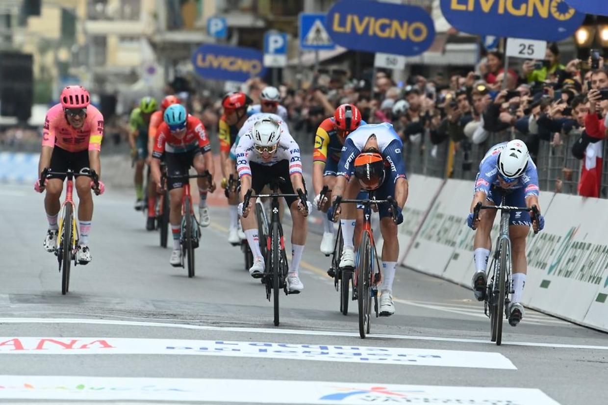 La Milano-Sanremo incorona il belga Philipsen: "Avevo sognato questa vittoria"