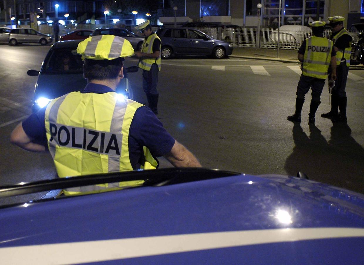 Controlli notturni in molti quartieri della città