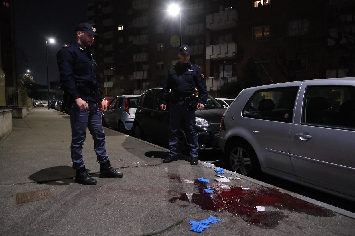 Aggredito in strada con un machete: rischia di perdere la gamba
