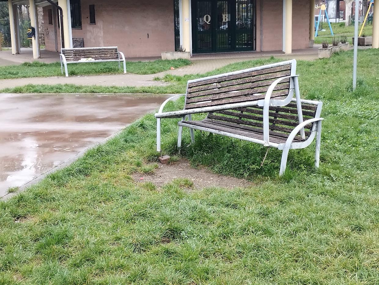 Atti di vandalismo a Nichelino (Facebook)
