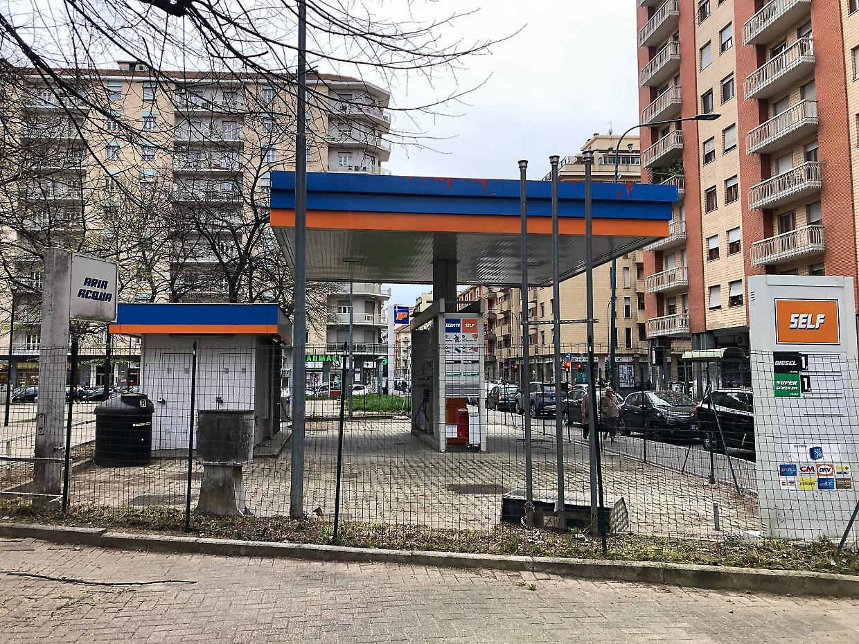 Il vecchio distributore di benzina di via Tripoli