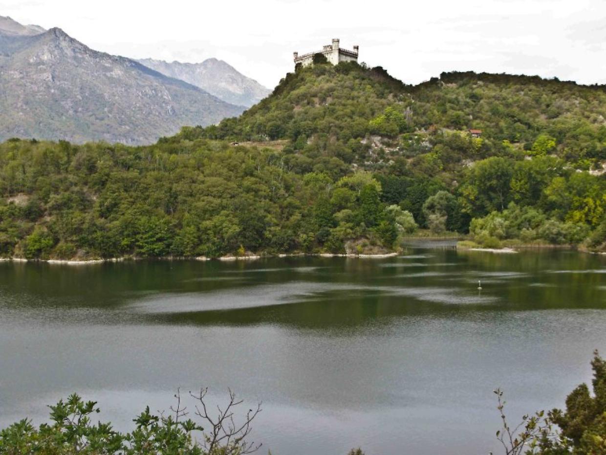 Il lago Pistono a Montalto Dora