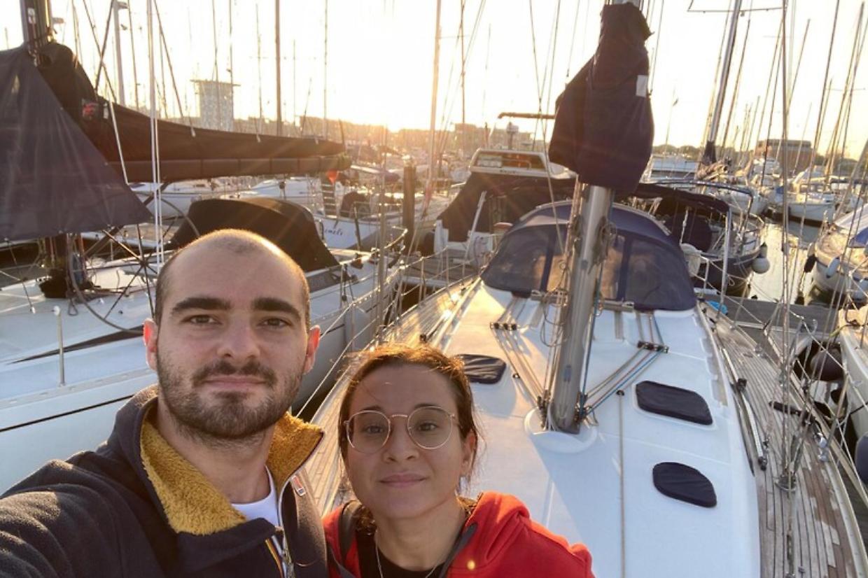 Navigare verso un Futuro Sostenibile: la Storia di Due Torinesi e il Loro Amore per il Mare