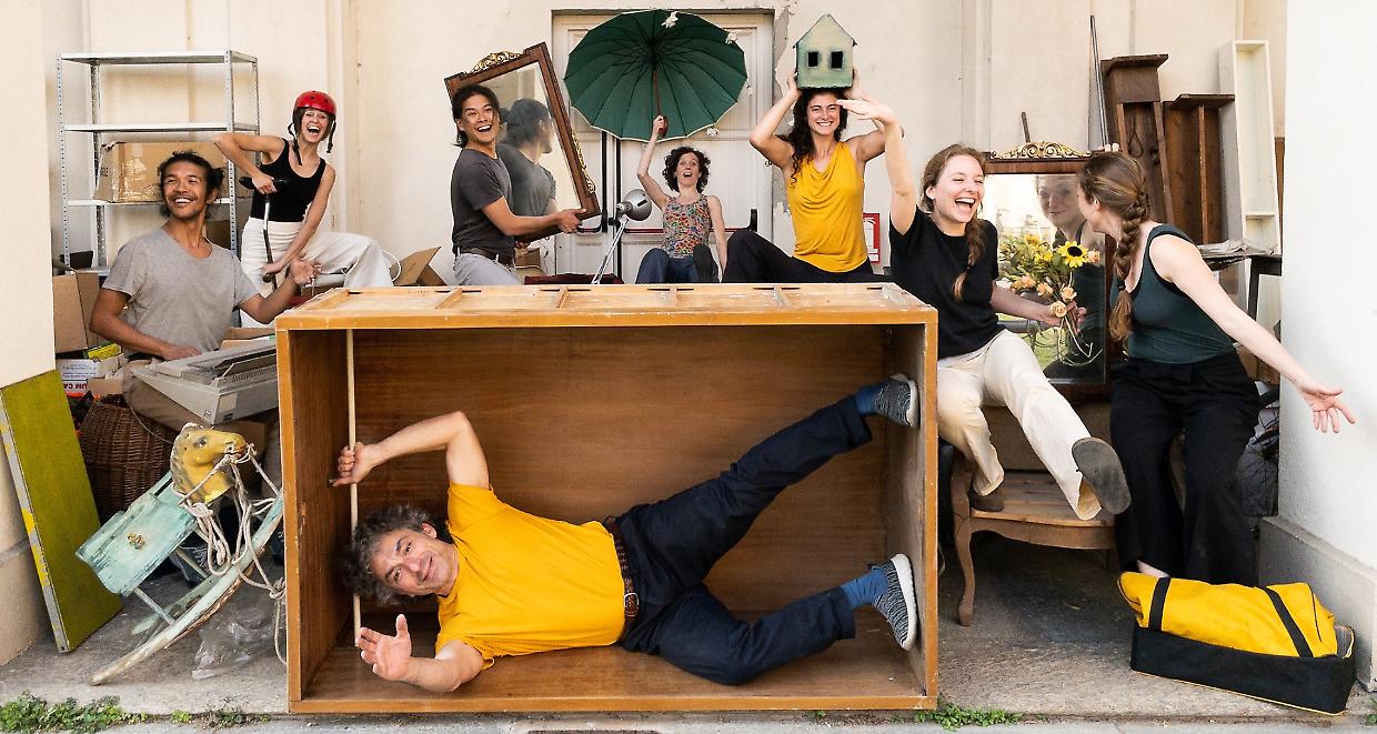 Tra ironia e saggezza: al Teatro Gobetti c'è lo spettacolo che ci insegna l'arte di essere infelici