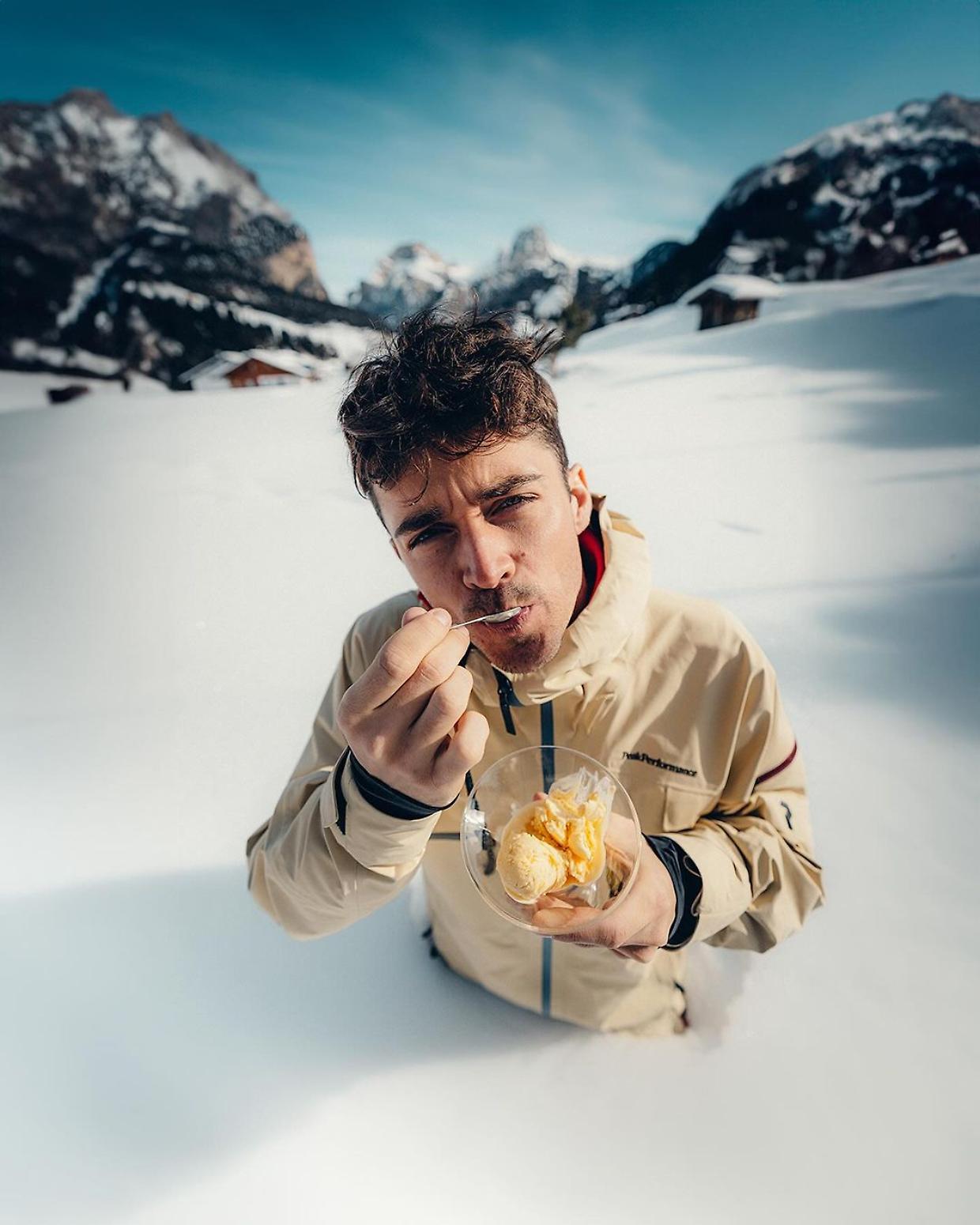 Charles Leclerc è pronto per l'apertura della gelateria "LEC" (Fonte Instagram)