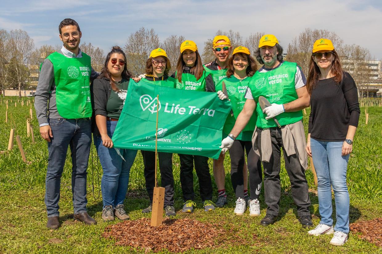 Mille nuove piante cambiano il volto del parco Piemonte