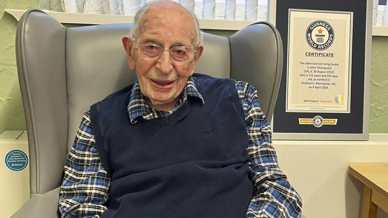  John Alfred Tinniswood, l'uomo più anziano del mondo, ha 111 anni (Fonte Instagram)