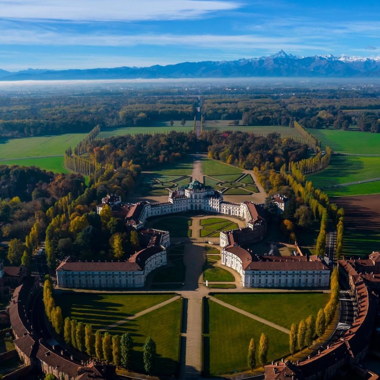 La splendida Palazzina di Caccia di Stupinigi dall'alto (Fonte Instagram)