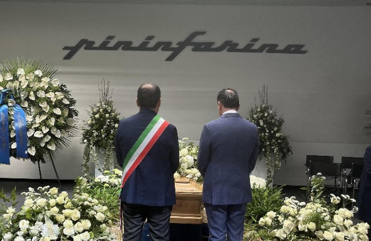 «Pininfarina va studiato a scuola»: il saluto di Cirio e Lo Russo alla camera ardente
