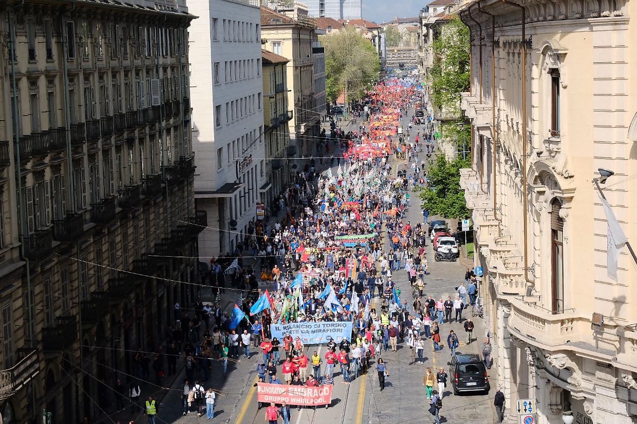 Politici e industriali in campo per Mirafiori: «Stellantis deve produrre a Torino»
