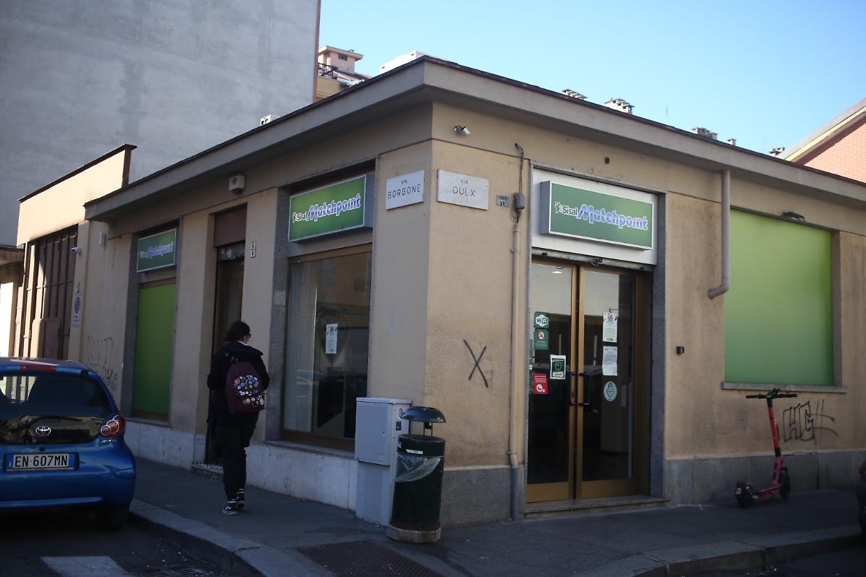 La Sisal di via Borgone, teatro della rapina
