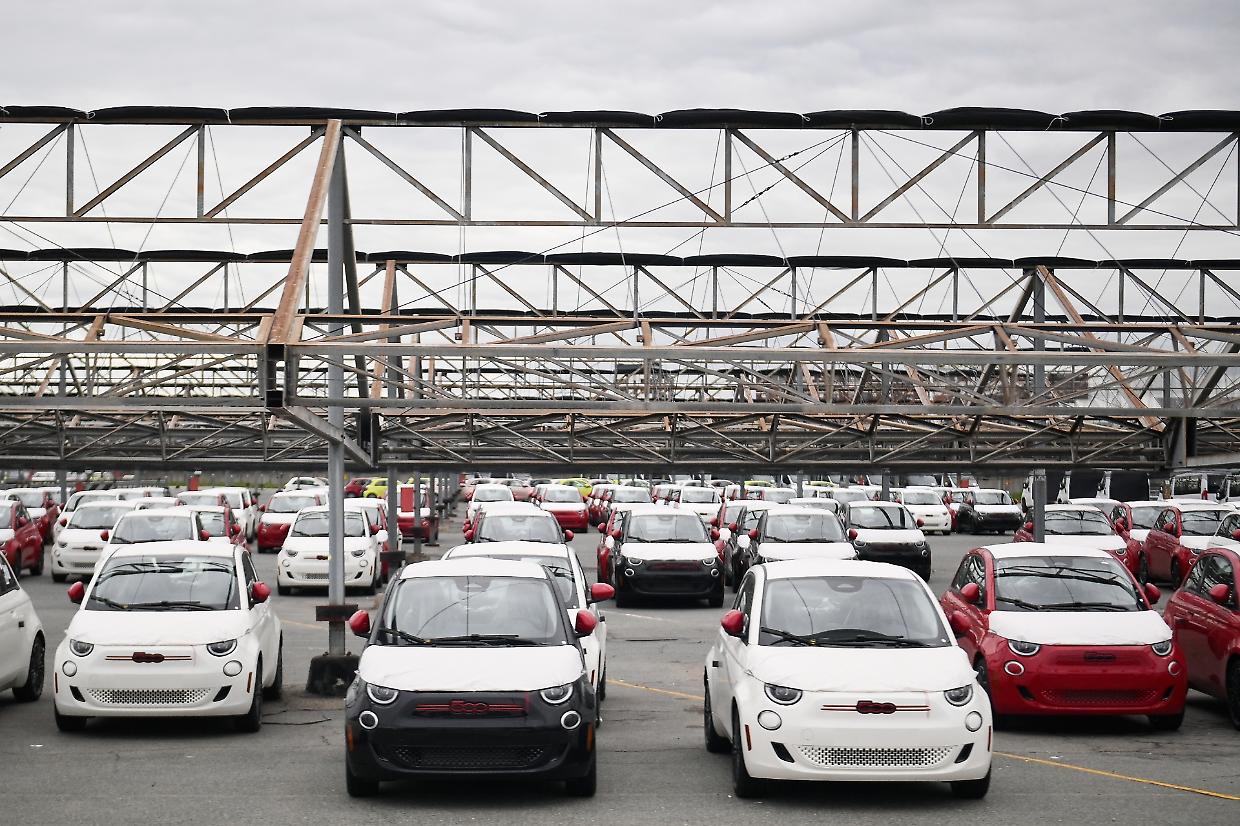 Ex Fiat, contratto di solidarietà per 1.200. E a Mirafiori comincia la grande fuga