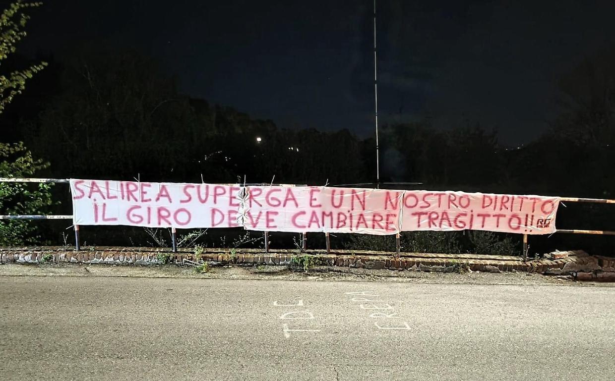 Giro d'Italia a Superga, i tifosi del Toro contro Cairo