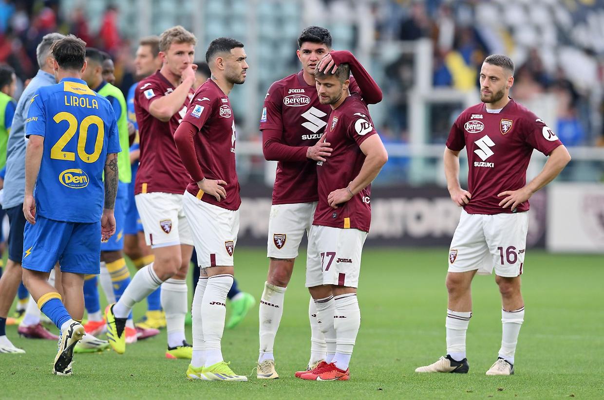 La delusione dei granata dopo lo 0-0 contro il Frosinone