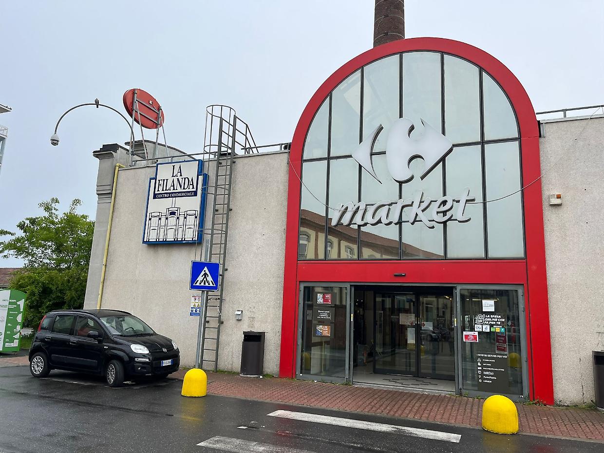 Rissa al  supermercato: botte, spintoni e tre feri