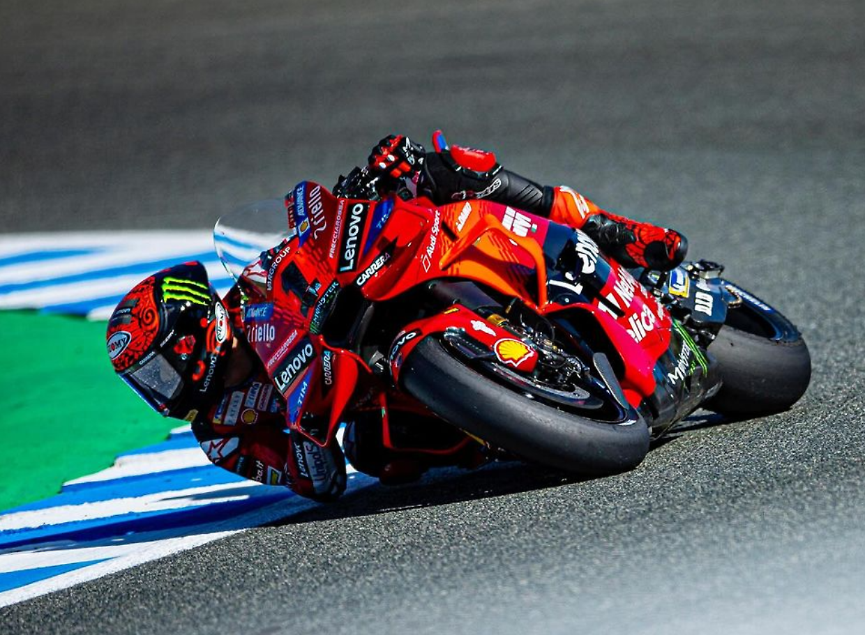 MotoGp, Jorge Martin trionfa tra cadute e polemiche, Marquez e Bagnaia penalizzati