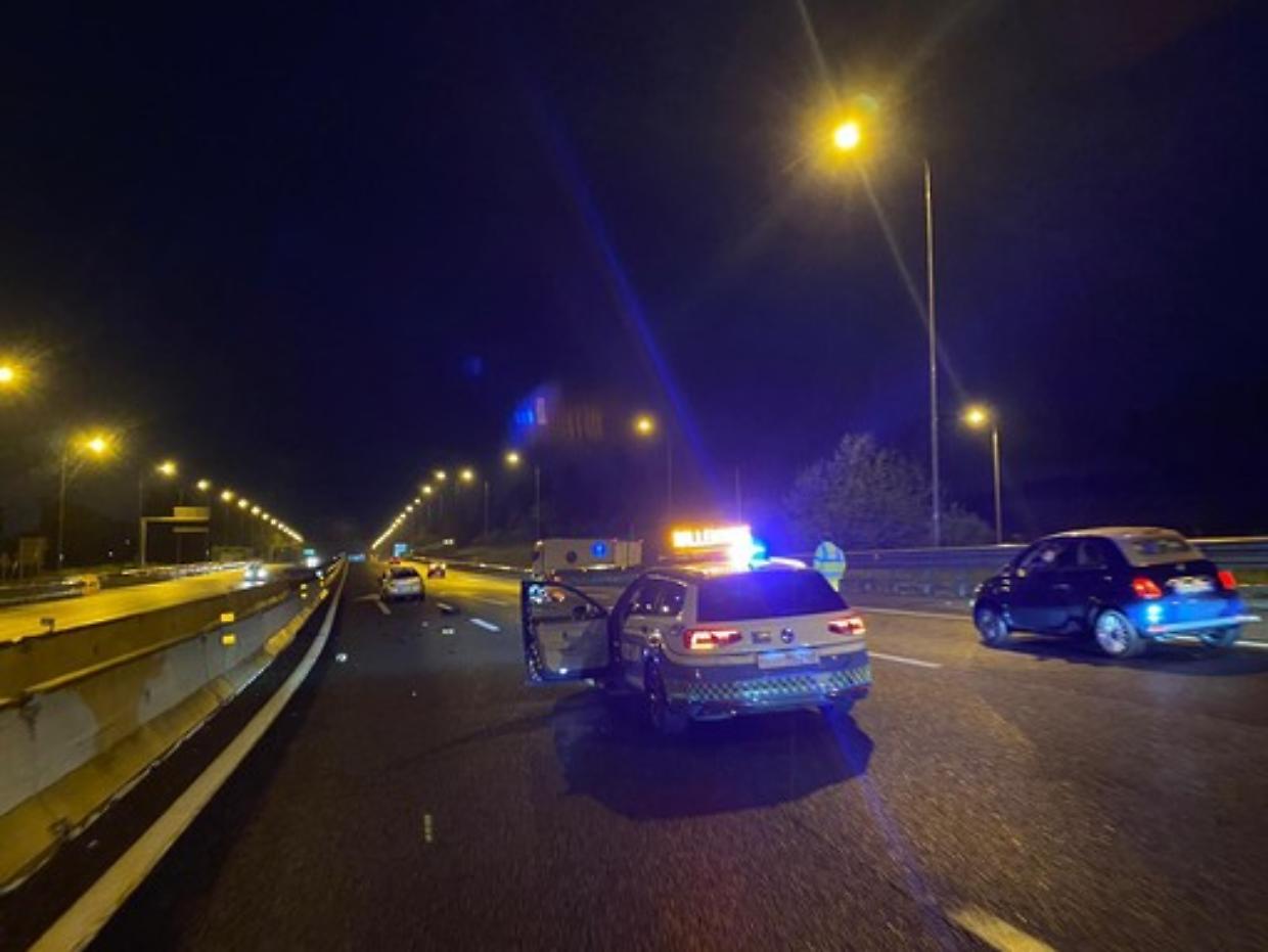 La polizia stradale sul posto dopo l'incidente