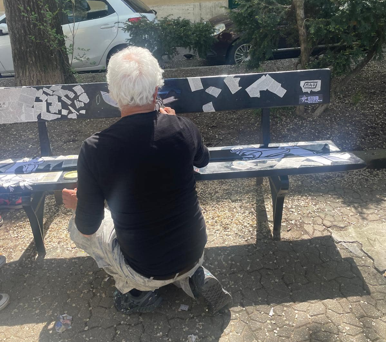 Un omaggio a Picasso: inaugurata una panchina d'autore  ispirata a Guernica 