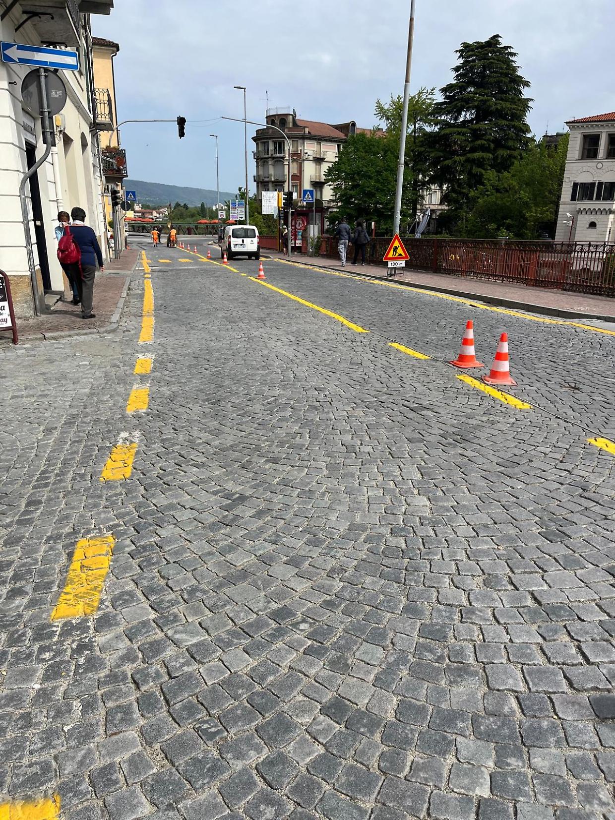 Il Comune di Ivrea sperimenta il doppio senso di marcia su via Garibaldi e il limite di velocità a 30 km/h