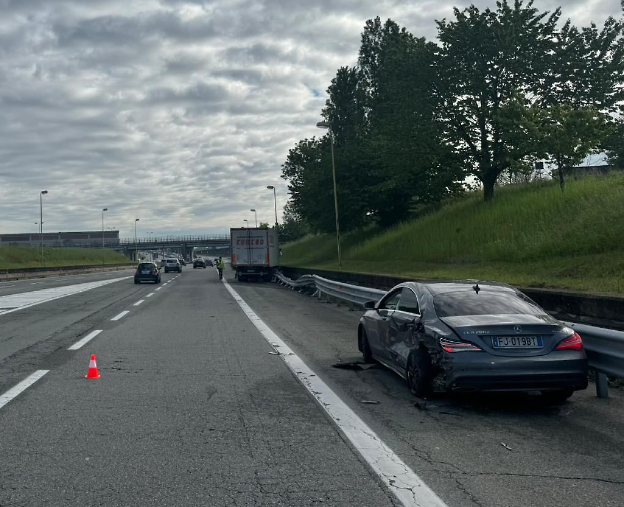 Incidente a Beinasco, quattro feriti e traffico in tilt