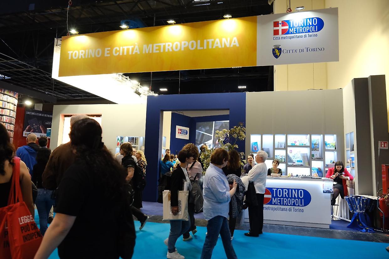 L'intrusione digitale nello stand della Città di Torino e in quello della Regione. Adesso indaga la Digos