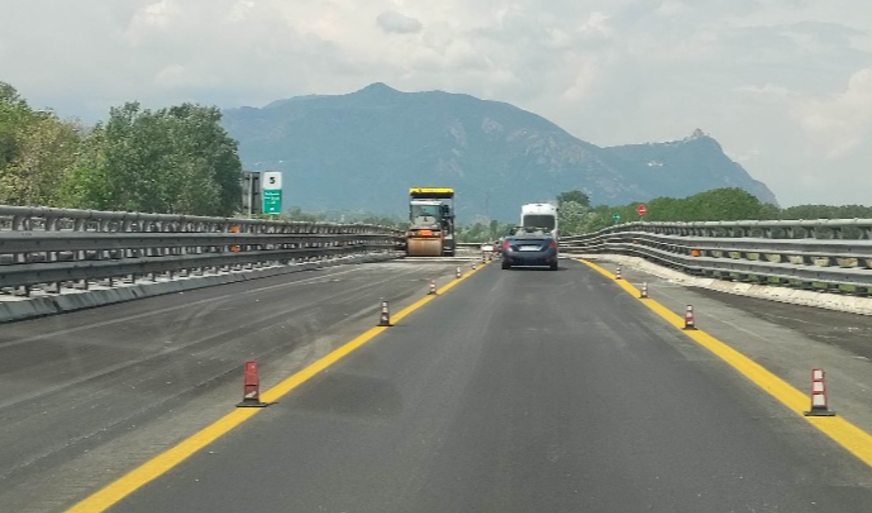 Cantieri e code in autostrada, ma il prezzo del pedaggio non cambia mai