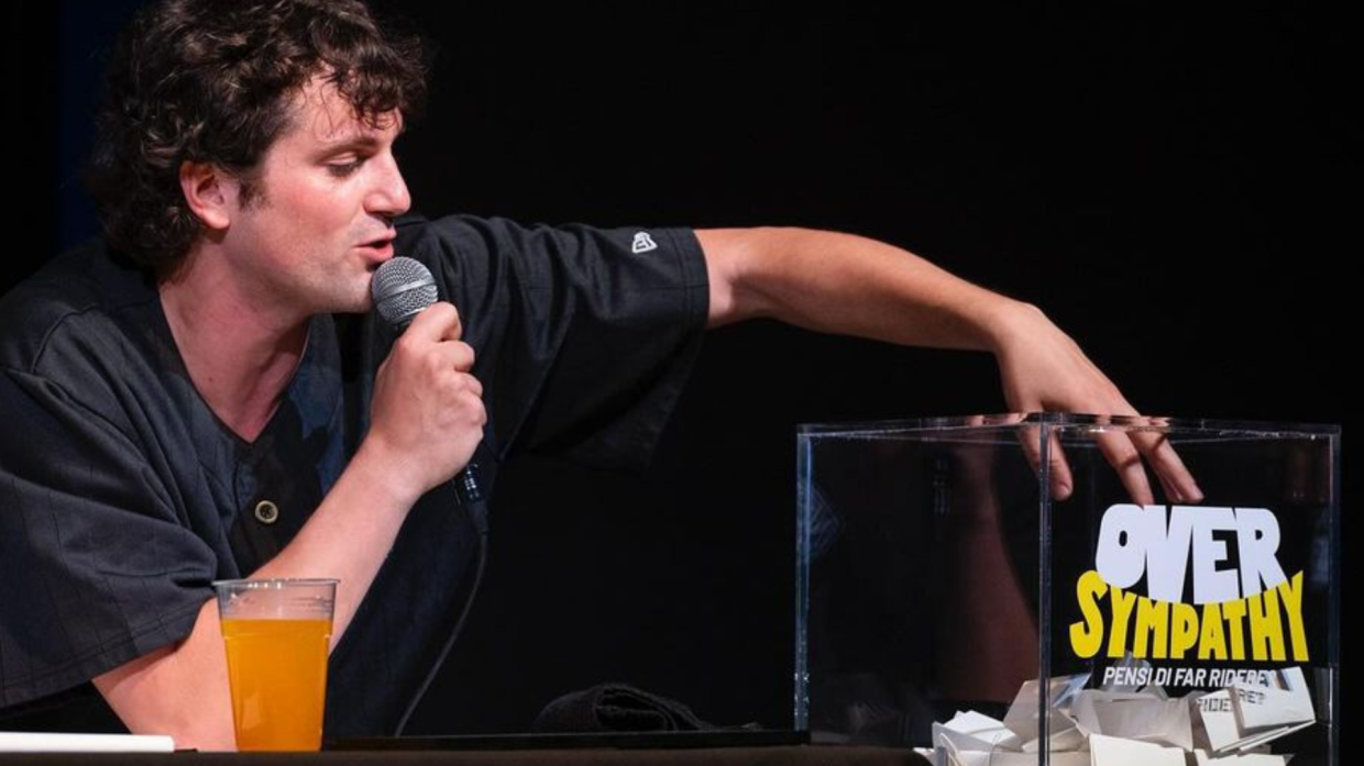 Frak Matano durante il suo show