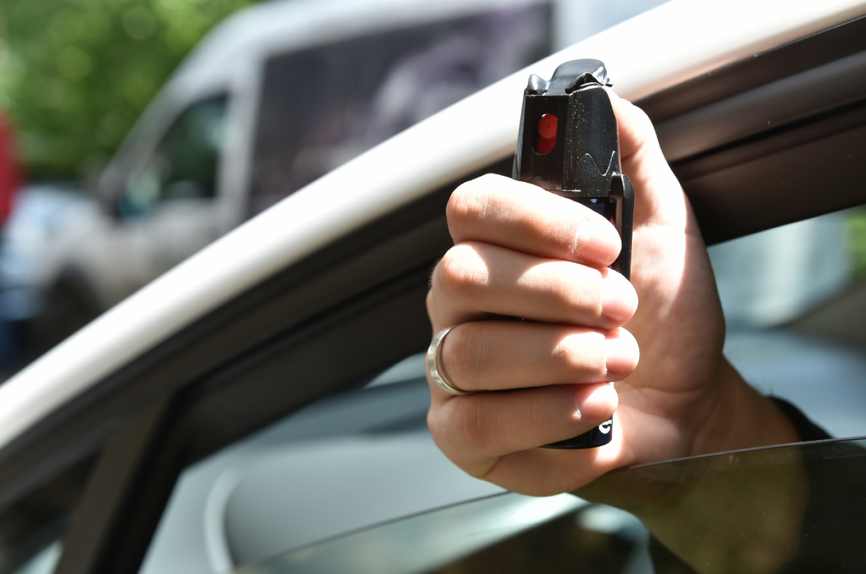 La lite per il parcheggio finisce con un'aggressione con lo spray al peperoncino