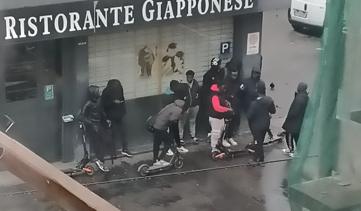 Il caso via Nizza finisce alla Camera: «Pusher padroni, servono i controlli»