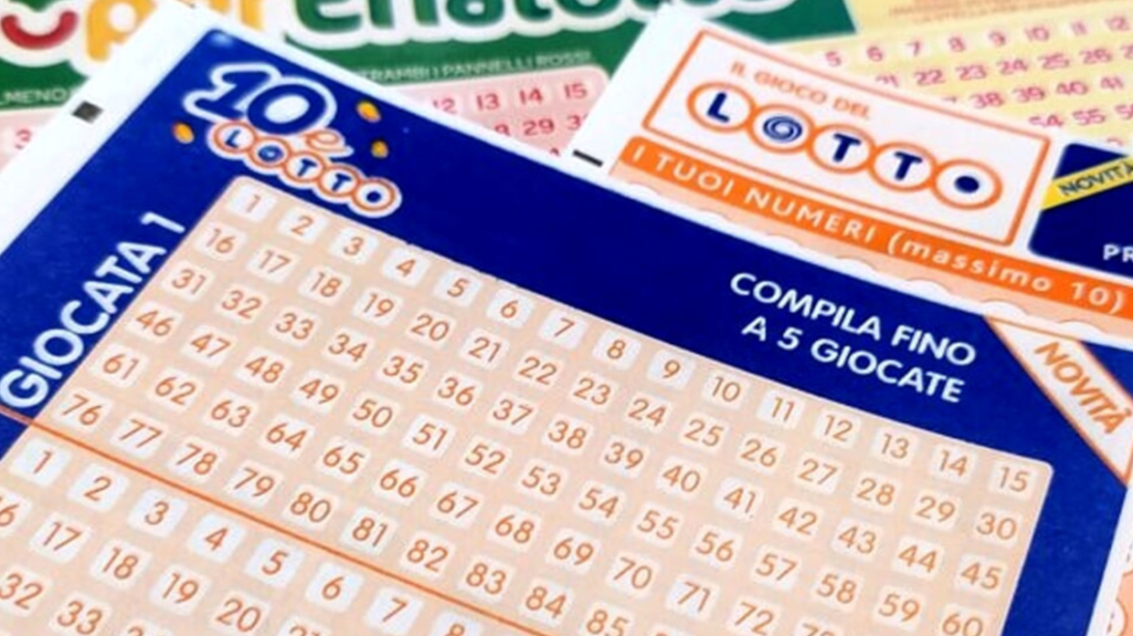 Lotto e SuperEnalotto, cambia il calendario per Ognissanti: ecco quando ci saranno le estrazioni