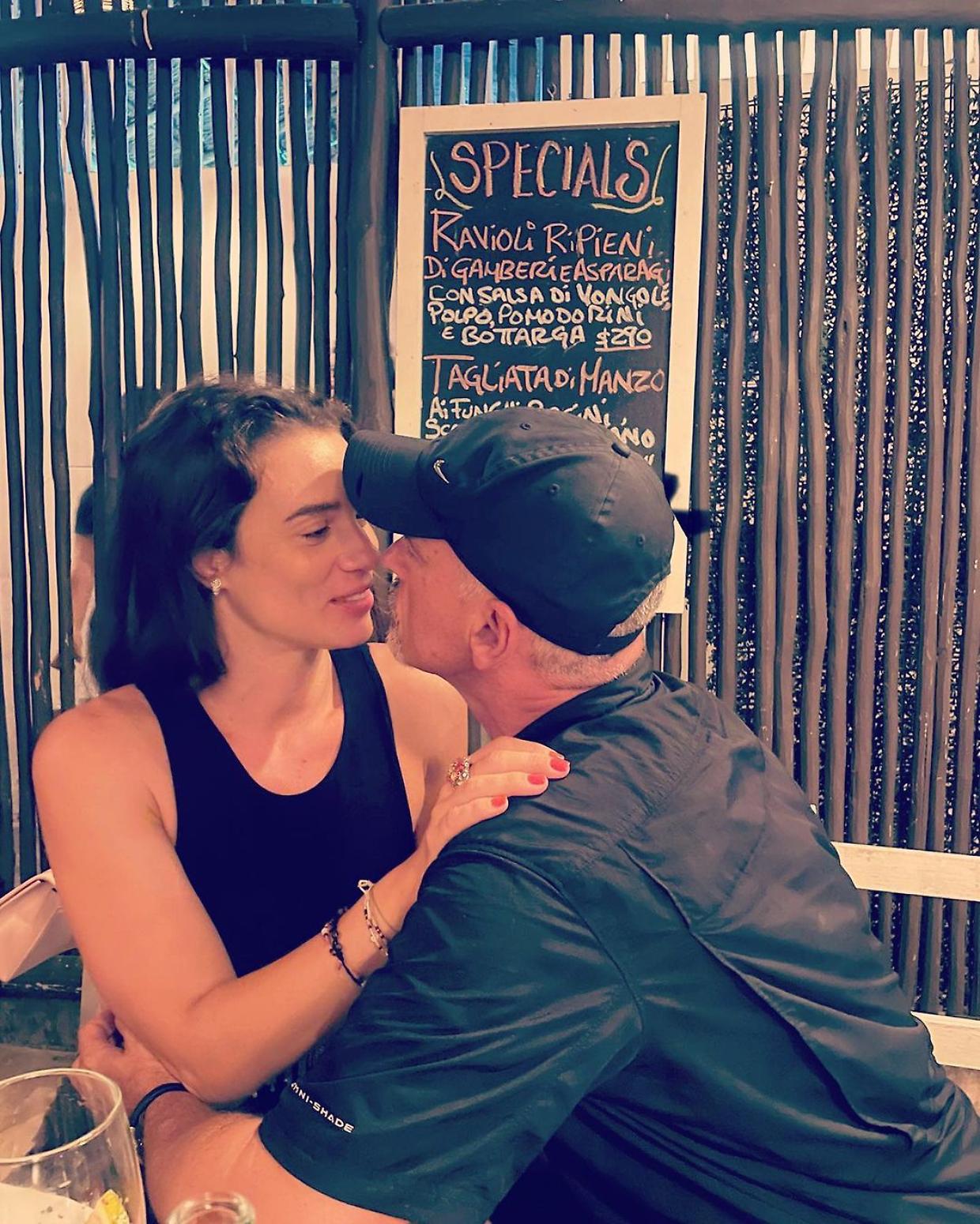 Eros Ramazzotti vola da DalilaAmore e passione in Messico...